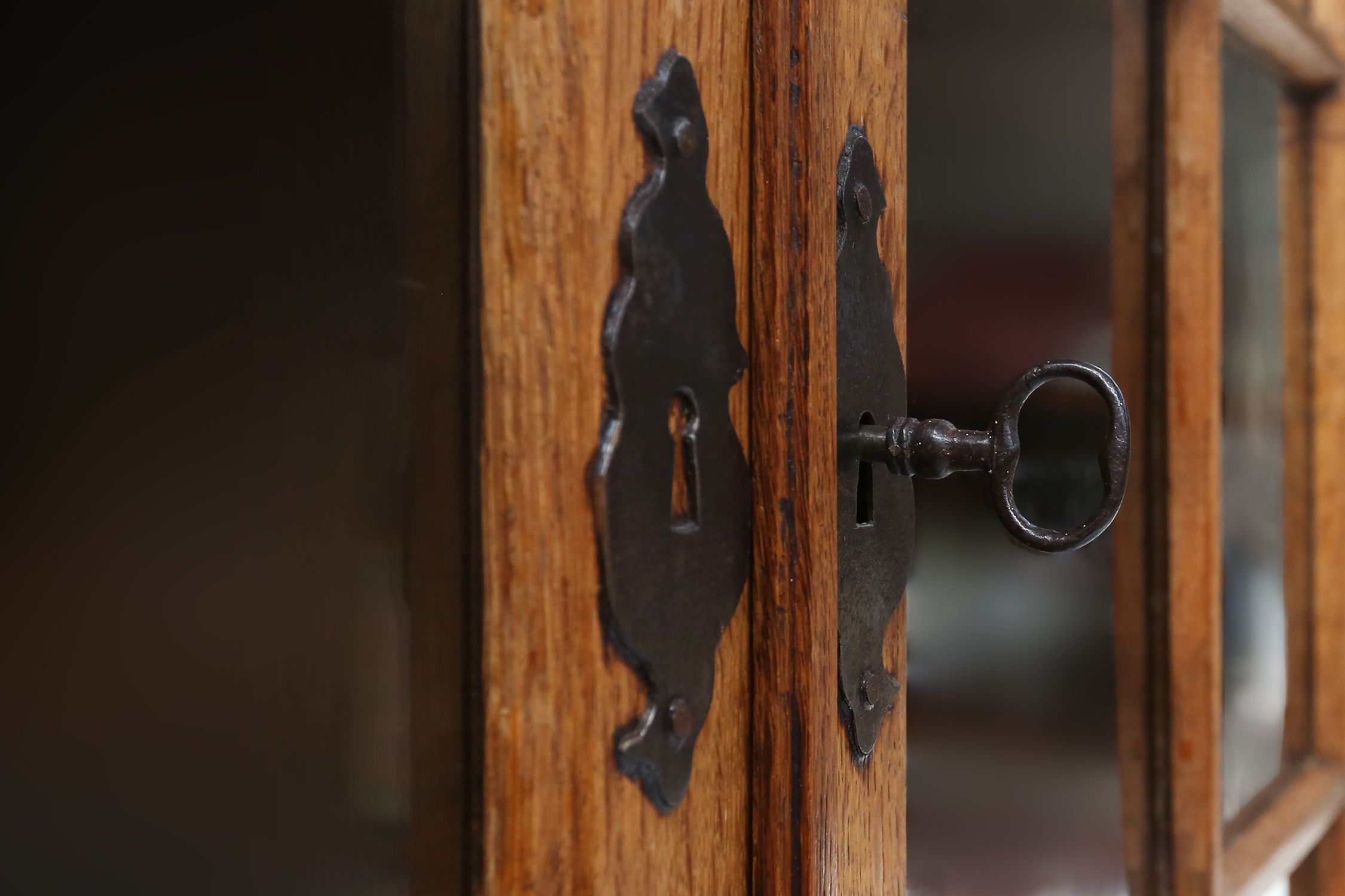 Early 18th Century Vitrine Cabinet in oak with original glass windows, Germanythumbnail